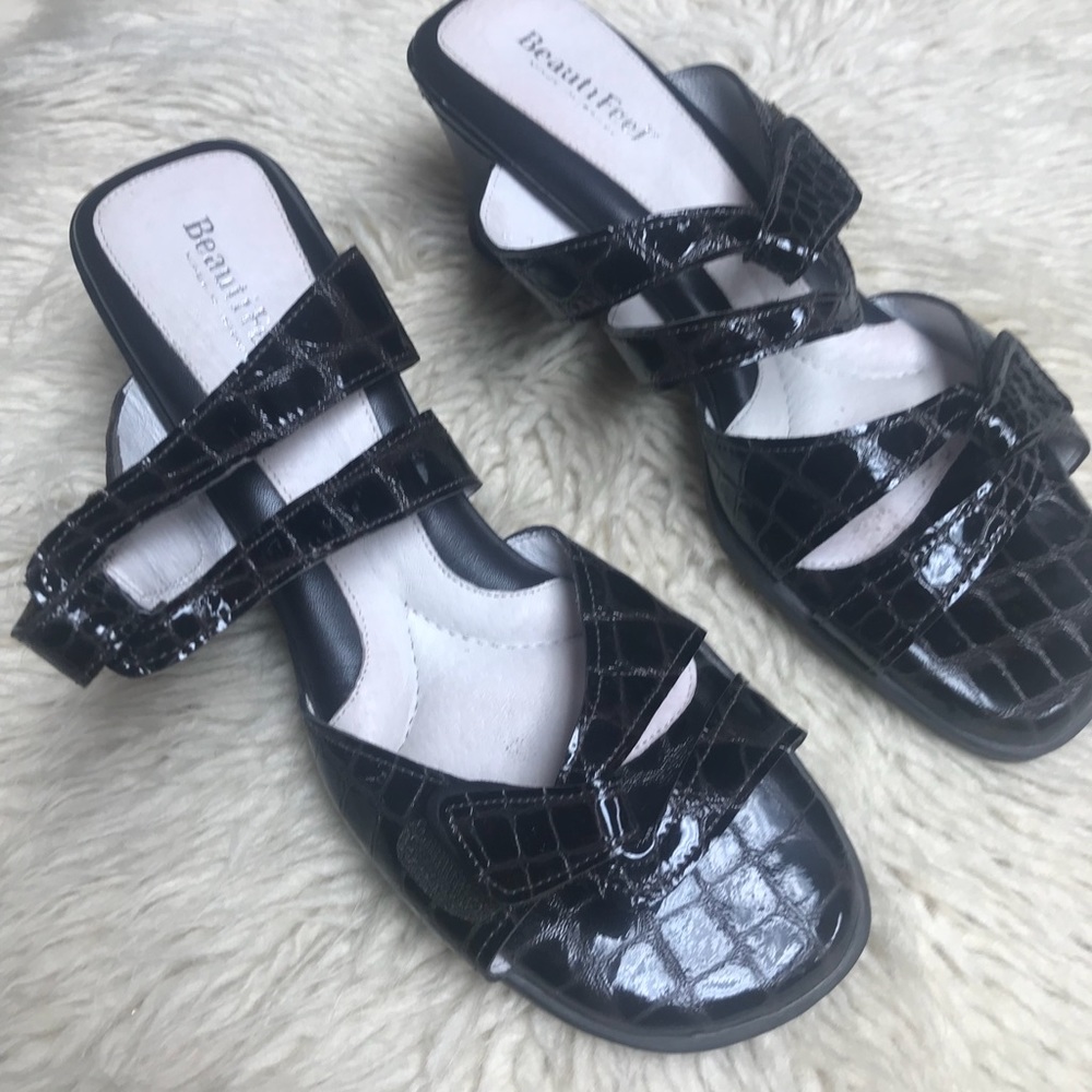 Beautifeel heeled sandals. Size 10–EUC!!